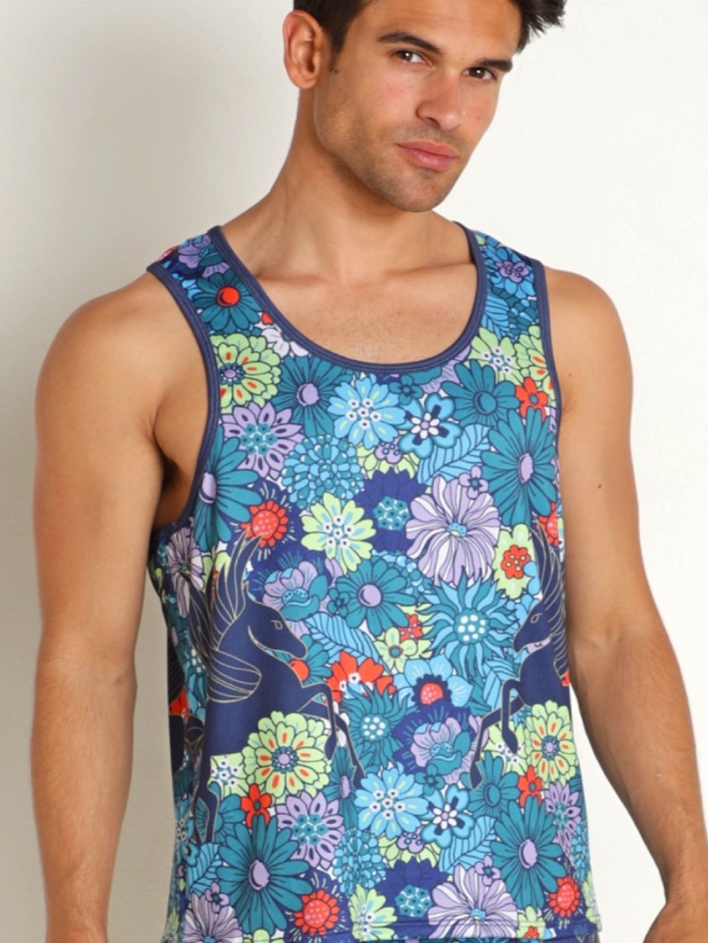 Skull & Bones Tank Top Medium Gently worn 90% polyester/10% elastane 20" armpit